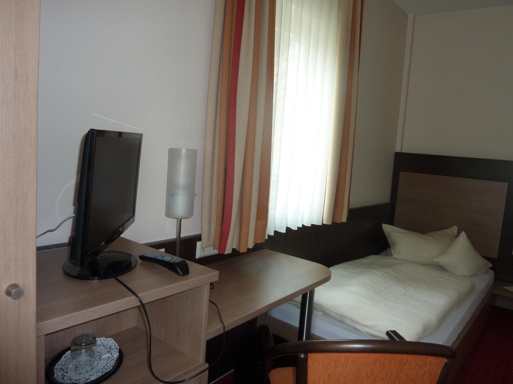 Hotel Gasthof Koenig Karl Φρόιντενσταντ Δωμάτιο φωτογραφία
