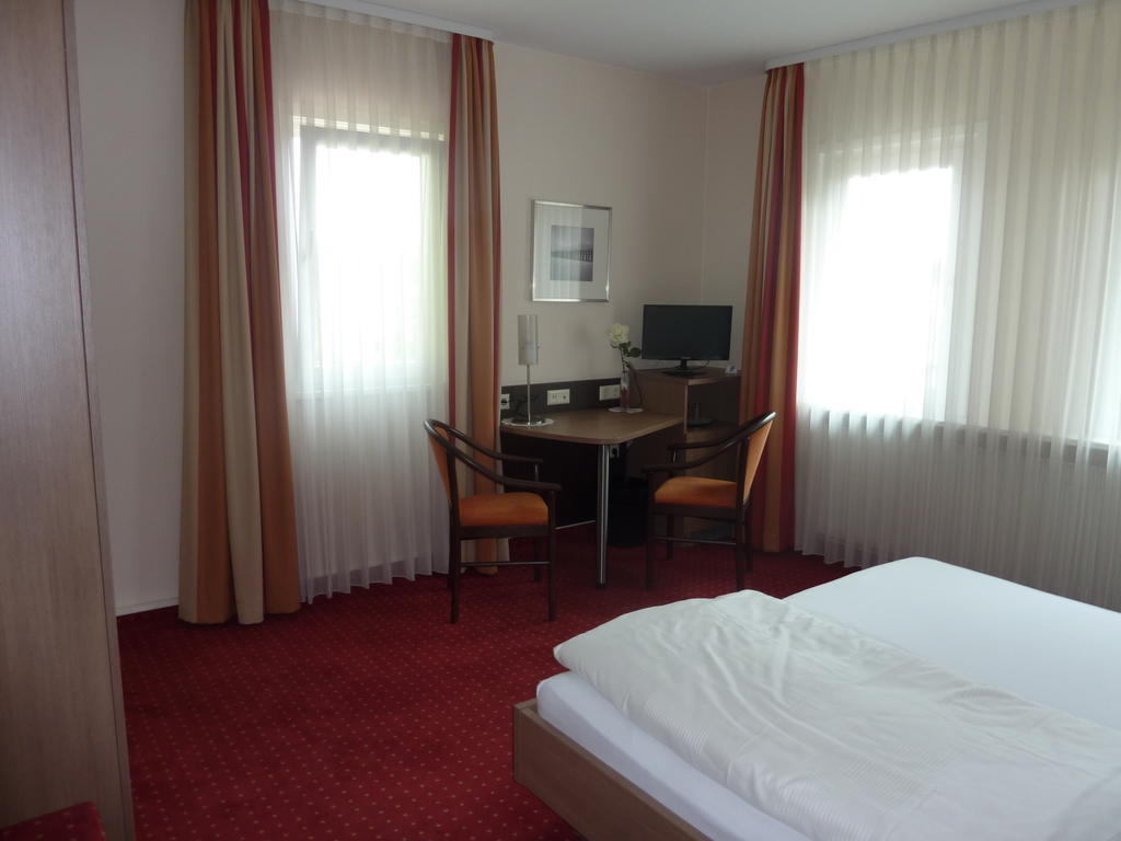 Hotel Gasthof Koenig Karl Φρόιντενσταντ Δωμάτιο φωτογραφία