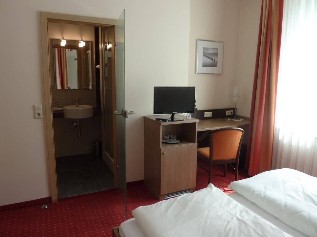 Hotel Gasthof Koenig Karl Φρόιντενσταντ Δωμάτιο φωτογραφία